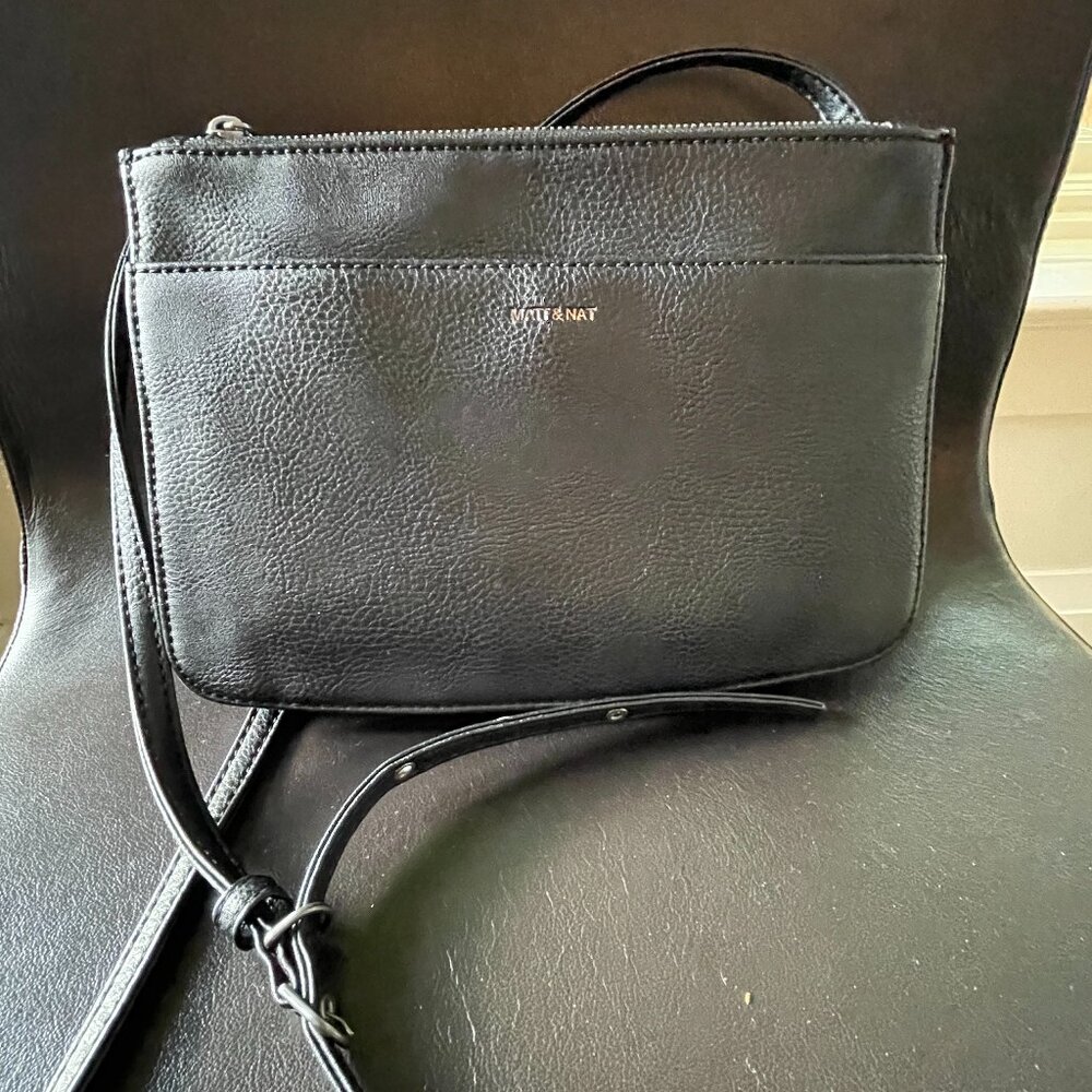 Matt & Nat Gil Black Vegan Crossbody Bag Purse
